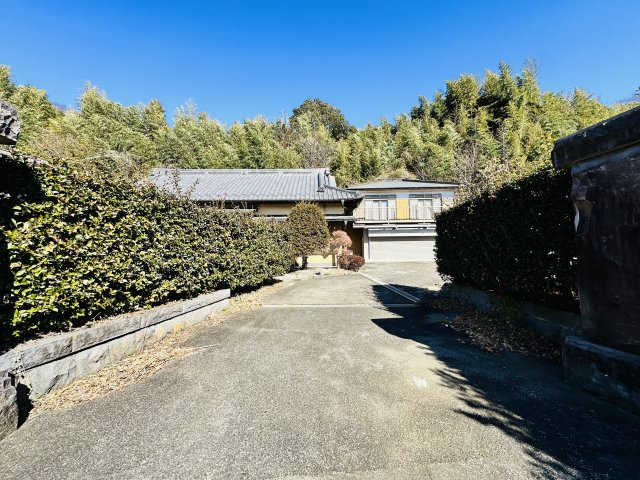 足柄上郡中井町井ノ口　敷地広々和風建築の外観