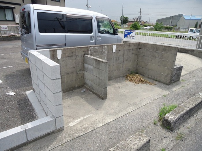 ソナーレ C棟の駐車場