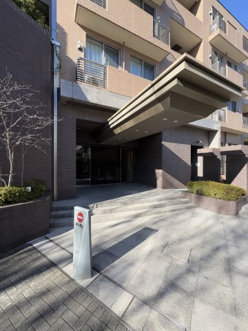 アルス文京目白台のエントランス
