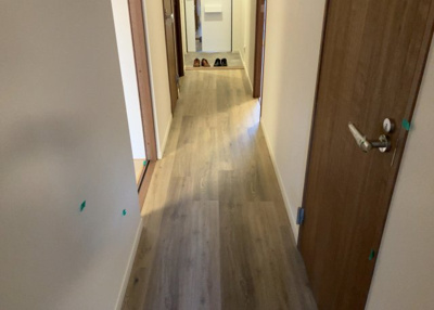 【内装】 | サーパス上溝第２ | 内装はとにかくおしゃれなものがいい！と選ぶ前に、まず住んだ後のことを想像してみましょう。住んでみたらコンセントの位置が悪くて使いにくいなど出てきます。事前にどの家電をどこに置くか想定しておきましょう。