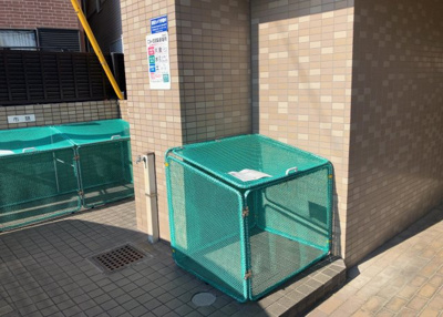 【設備】 | サーパス上溝第２ | 共有部分は、住民なら誰もが使える設備のこと。例えば駐車場やエレベーター、インターネット設備、セキュリティ設備などがあります。他にも、マンションの廊下・外部階段やエントランス・ゴミ置き場などがあります。