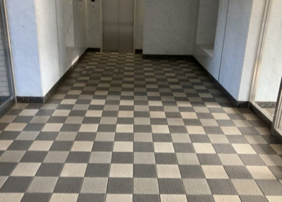 【ロビー】 | サーパス上溝第２ | ラウンジは、マンションの共用スペースに椅子やテーブルなどを配置した利用者が寛げる空間です。屋内型ラウンジと屋外型ラウンジがあります。共用部分の管理状況と合わせて、詳細については現地でご確認ください。