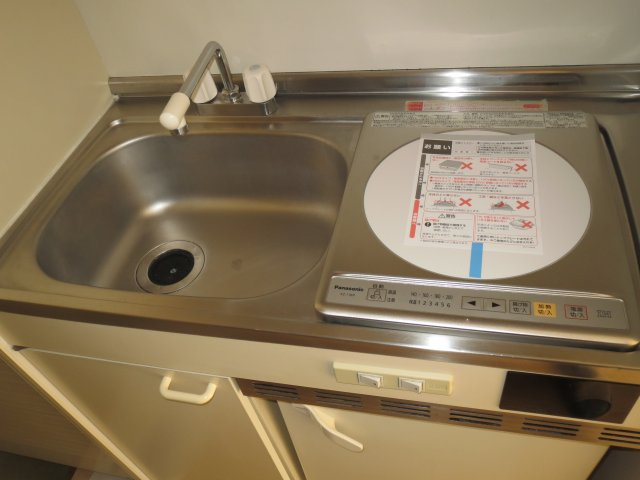 小金井市緑町１丁目のアパートのキッチン