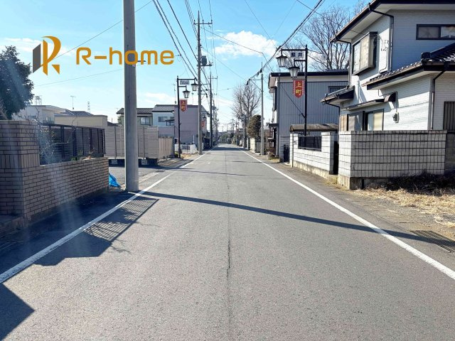 下妻市下妻丁　新築戸建て　1号棟の前面道路含む現地写真|『今から見たい！』大歓迎です♪
お気軽にＲ－ｈomeまでお問い合わせください。