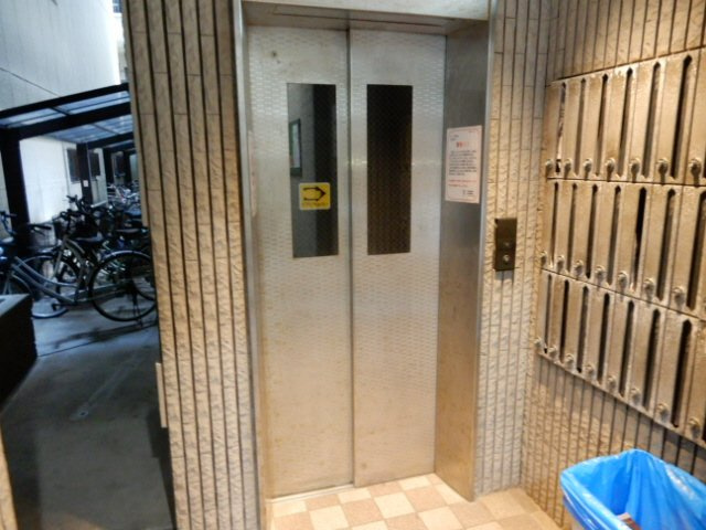 YKハイツ相生町のロビー