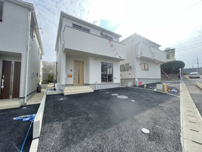 【外観】 | 八重瀬町富盛　第2（全3棟）ラスト2号棟 | 2号棟　並列駐車2台可♪