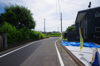 【前面道路含む現地写真】