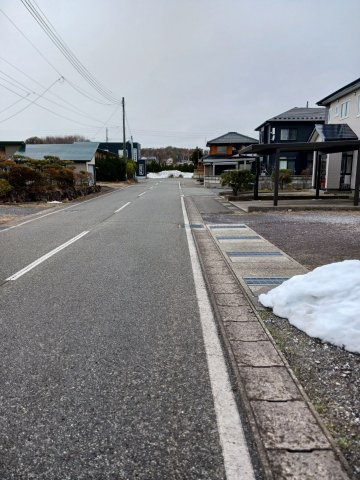 【前面道路含む現地写真】