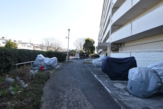 【駐車場】 | バイク置き場。空き区画の有無や駐輪料金、サイズおよび排気量規定などについては、改めてお問い合わせください。～即日のご見学可能～　お問合せはお気軽にどうぞ。