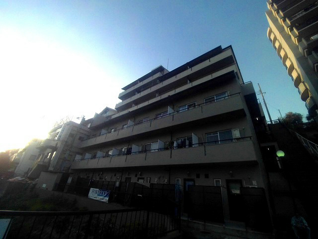 シャトー朝霧の外観