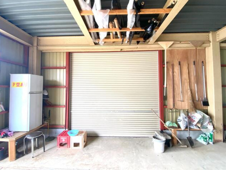 越谷市大字増森の倉庫の内装