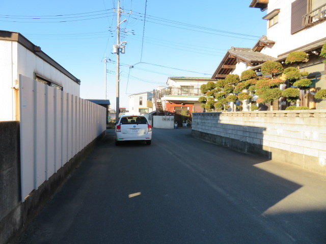 越谷市大字増森の倉庫の周辺