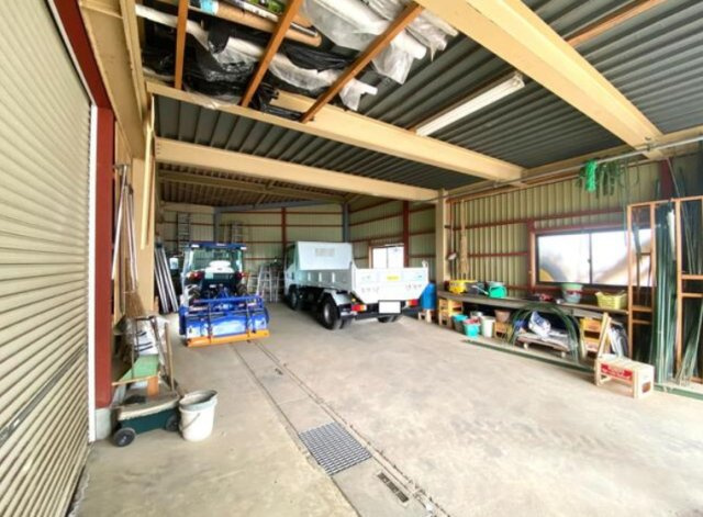 越谷市大字増森の倉庫の内装