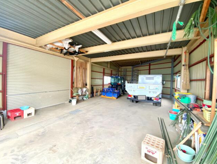 越谷市大字増森の倉庫の内装