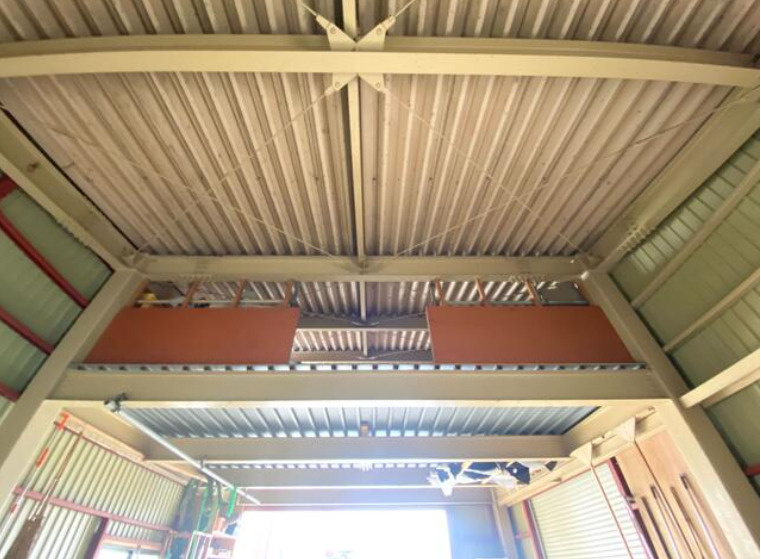 越谷市大字増森の倉庫の内装