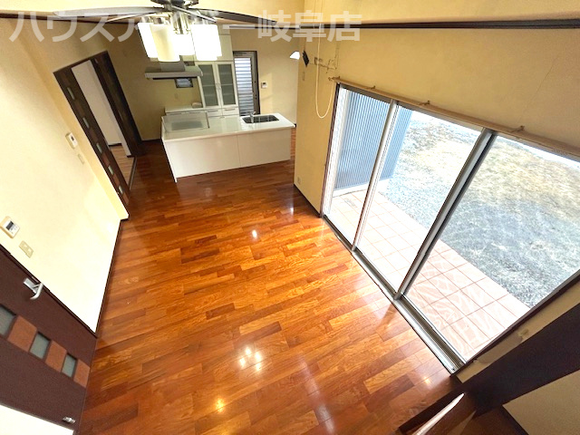 【居間・リビング】の画像