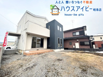 本巣市屋井築16年中古住宅登場です♪吹抜けのあるリビング！オール電化住宅！お車スペース4台以上可能！の画像