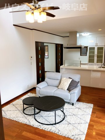 【居間・リビング】の画像