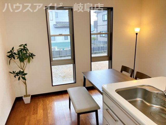 【居間・リビング】の画像