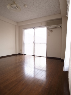 【寝室】 | 本山マンション | 広いスペースはお部屋造りも楽しくなってきます♪