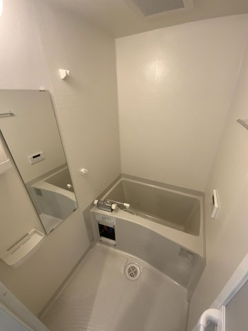 【浴室】 | MODERN PALAZZO 箱崎駅前 | 別号室の写真になります。現況優先。