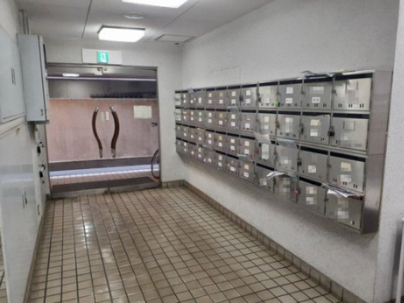 ビジネスハイツ川口のエントランス