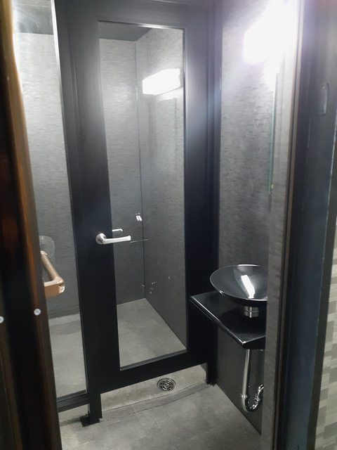 ビジネスハイツ川口の独立洗面台