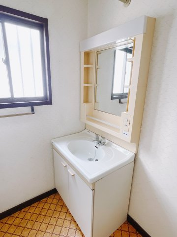 【中古戸建】高崎市井野町の独立洗面台