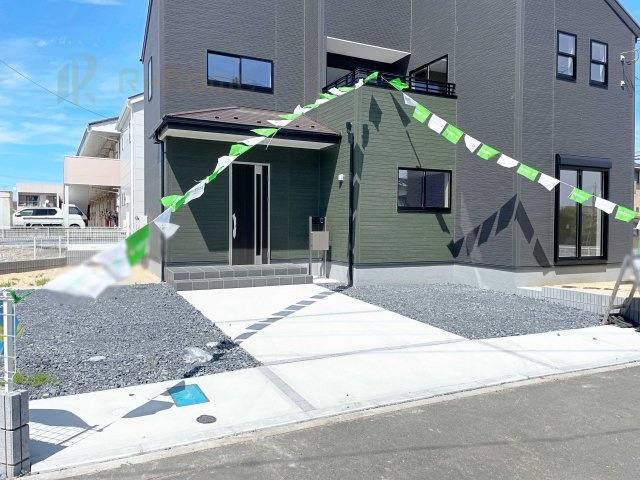 水戸市見川第14　新築戸建て　2号棟の駐車場|カースペースは3台完備。ゲスト用のスペースも確保できますね♪