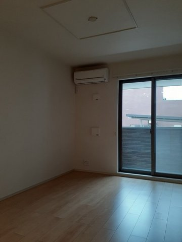 バードマウンテン　ソレイユの居間・リビング