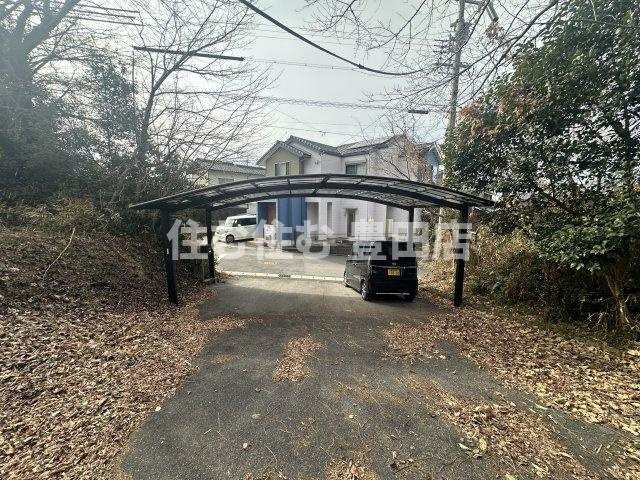 みよし莇生貸家の駐車場