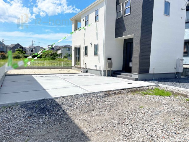 水戸市見川第14　新築戸建て　3号棟の駐車場|4台駐車できるカースペース！