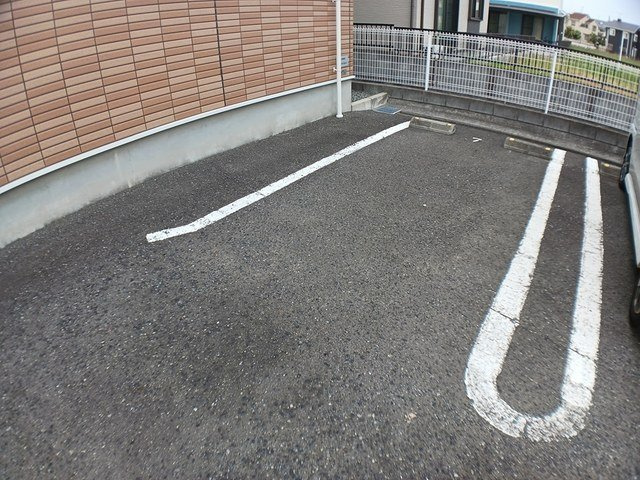 コンソラーレＢの駐車場