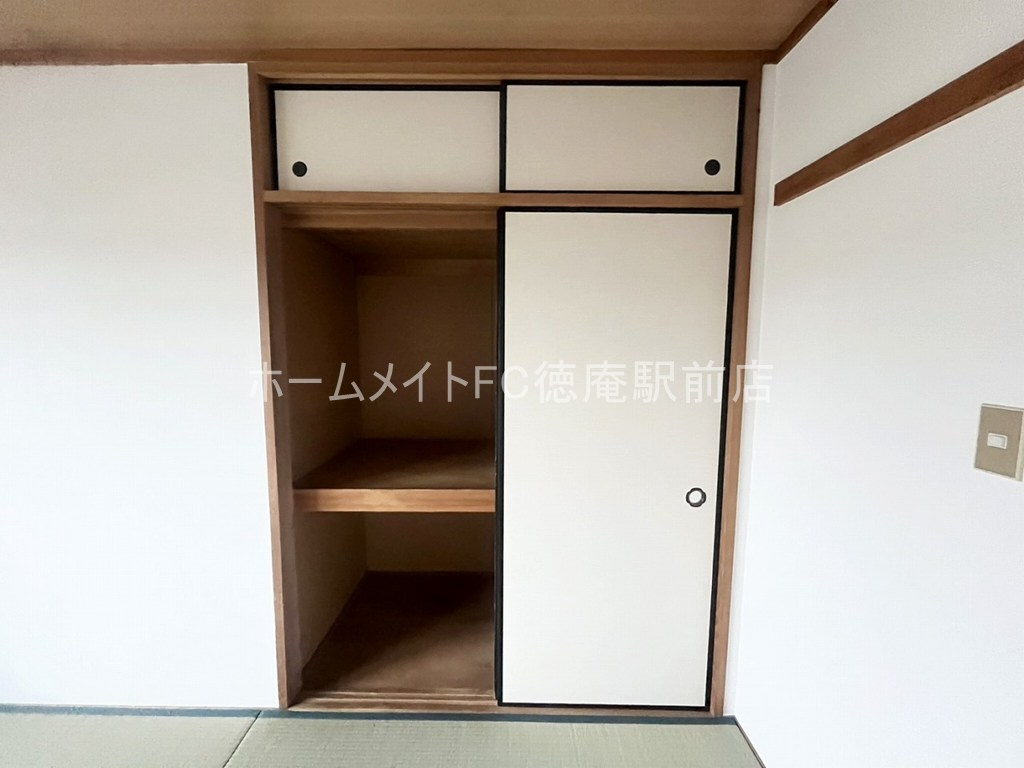 大阪市城東区諏訪２丁目の賃貸マンションの収納