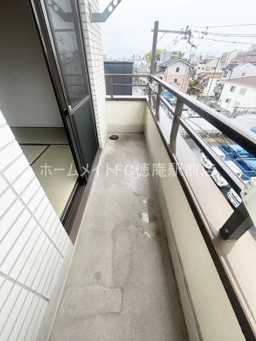 大阪市城東区諏訪２丁目の賃貸マンションのバルコニー