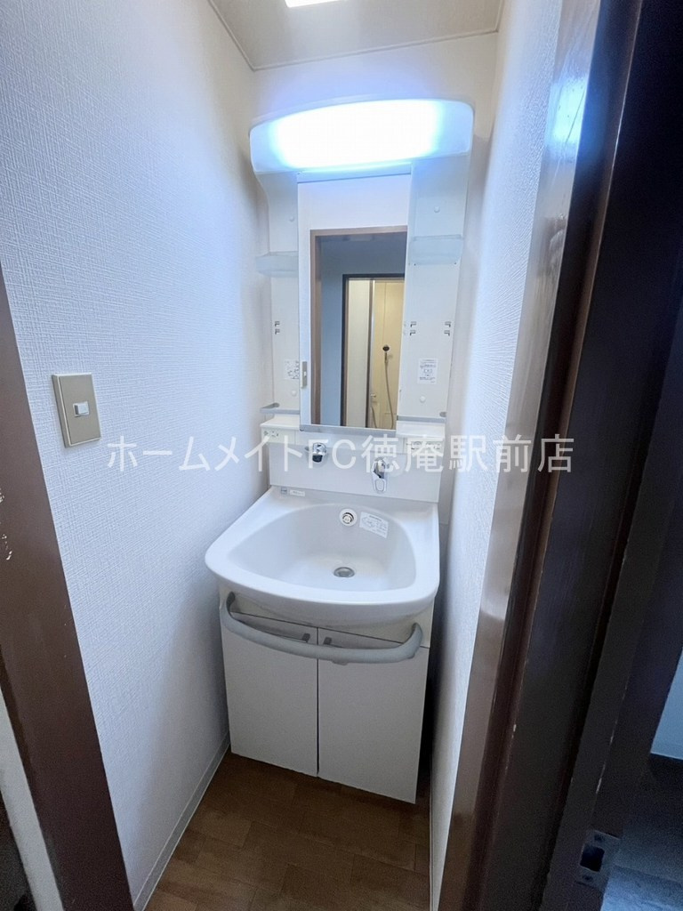 大阪市城東区諏訪２丁目の賃貸マンションの独立洗面台