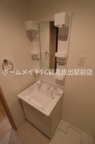 大阪市鶴見区徳庵２丁目のハイツの独立洗面台