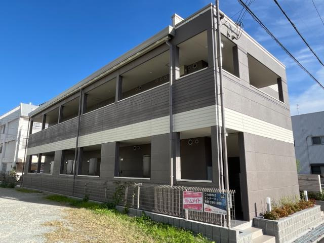 加古川市平岡町新在家１丁目のアパート