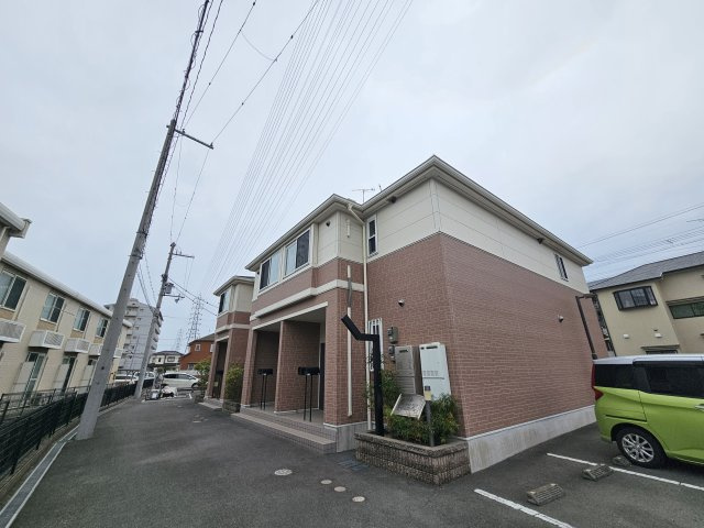 アイエスパレス・ウェストの外観