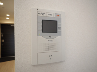 【セキュリティ】 | プレサンス堺筋本町センティス | モニター付きインターフォンです
