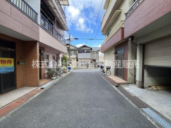 南荘町中古戸建の前面道路含む現地写真|前面道路含む現地写真です