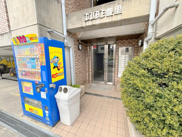 キューブ豊里のエントランス