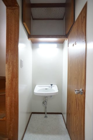 曽根貸家の洗面所