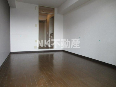 【居間・リビング】 | サンパレス布施（布施賃貸） | 洋室です