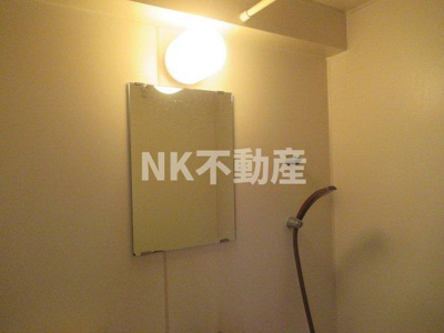 【浴室】 | サンパレス布施（布施賃貸） | お風呂に鏡があります