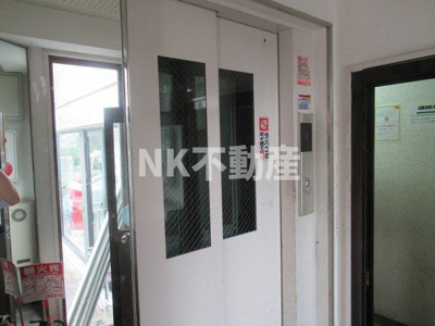 【ロビー】 | サンパレス布施（布施賃貸） | エレベーターです