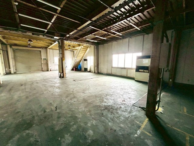 西一色町 貸工場のロビー