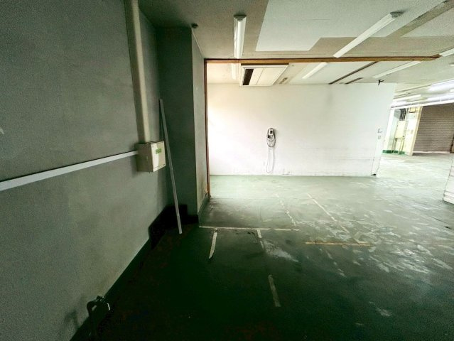 西一色町 貸工場の内装