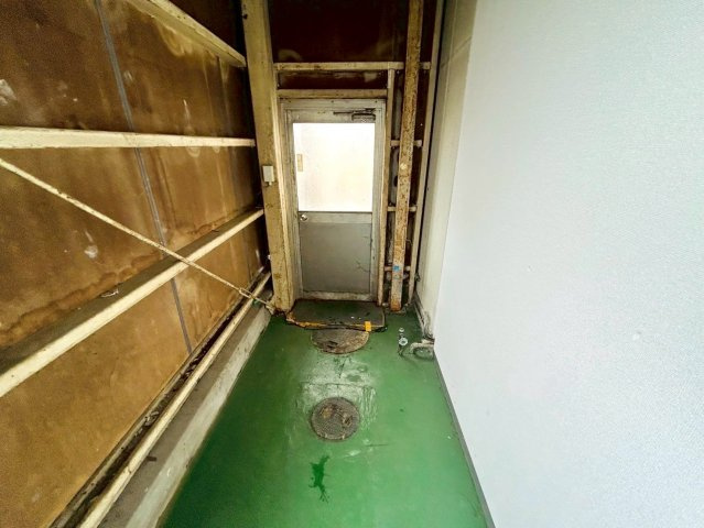 西一色町 貸工場の内装