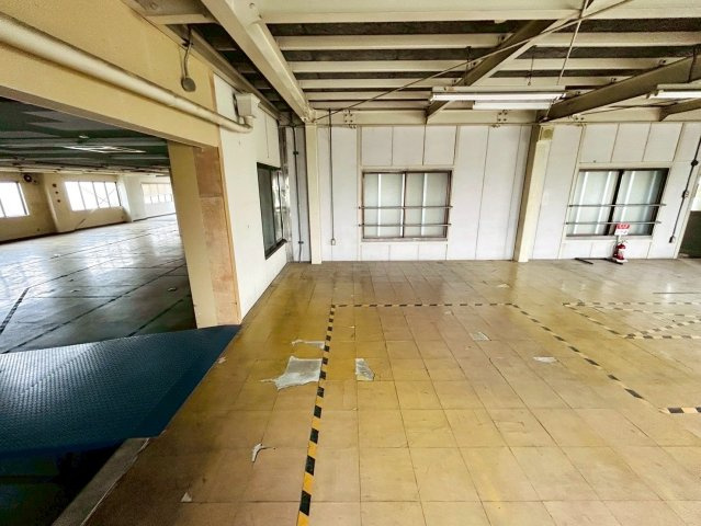 西一色町 貸工場の内装